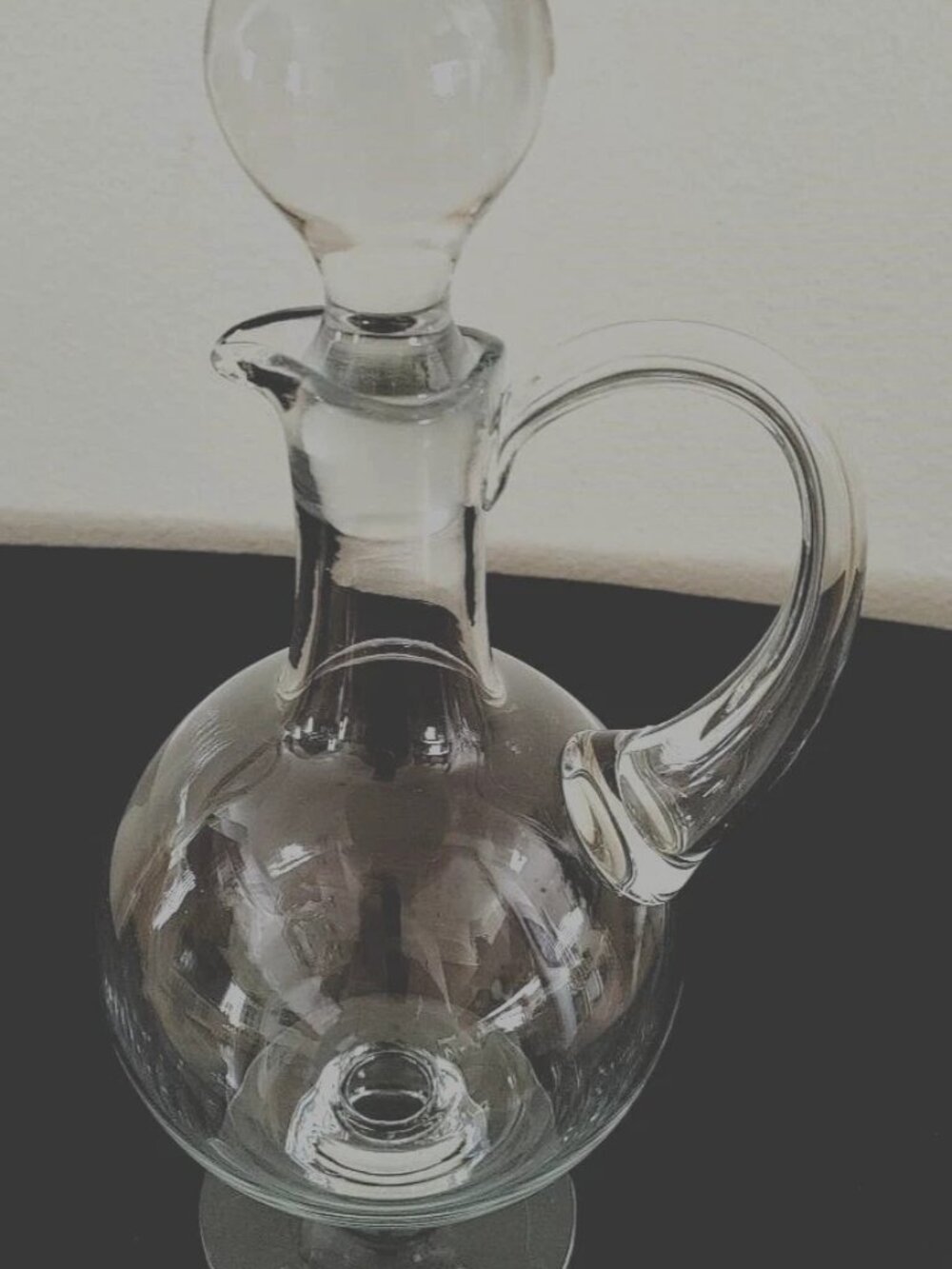 Fine Crystal Wine Decanter Rare Style Hand Blown Footed 32 oz Capacity 12" Tall
